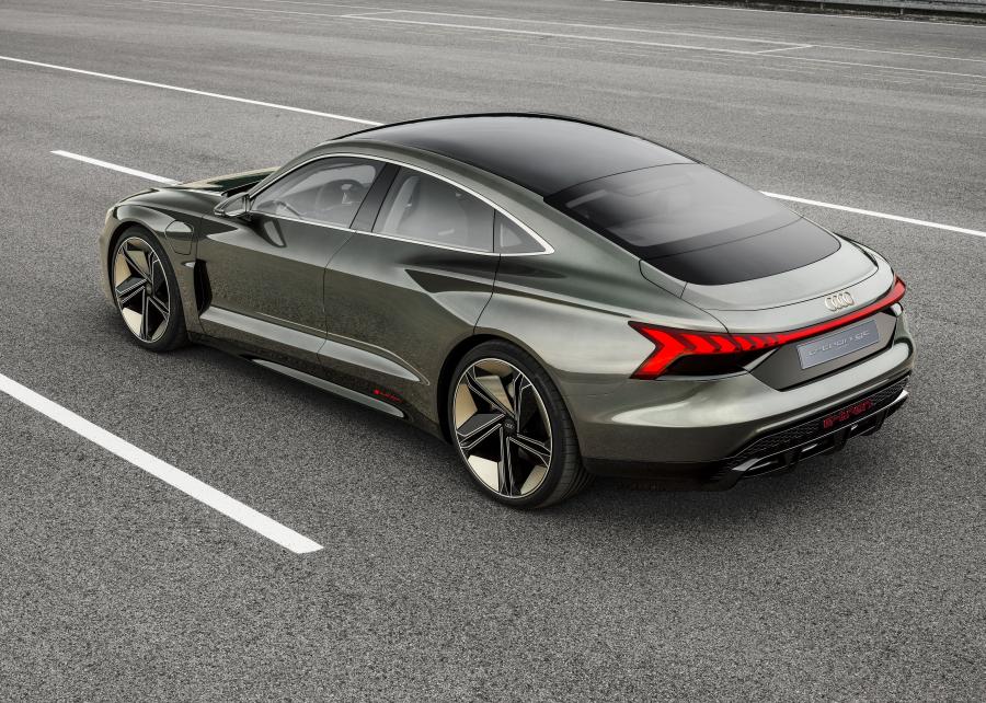  Audi e-tron GT Concept 2018 года  (фото 23 из 69)